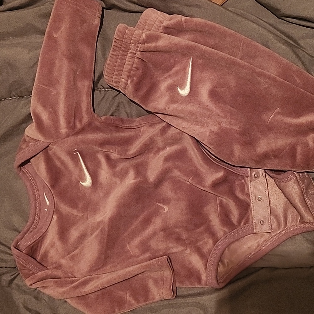 Baby girl nike velour matching suit